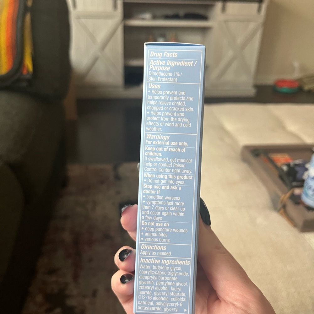 First Aid Beauty - Ultra Repair Rescue Balm - Picture 5 of 8